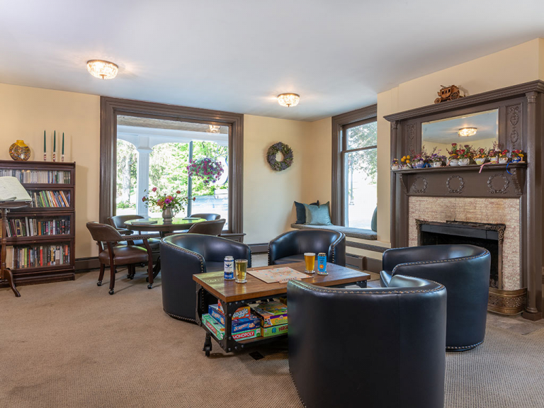 guest area 2 Pink Pages 768x576