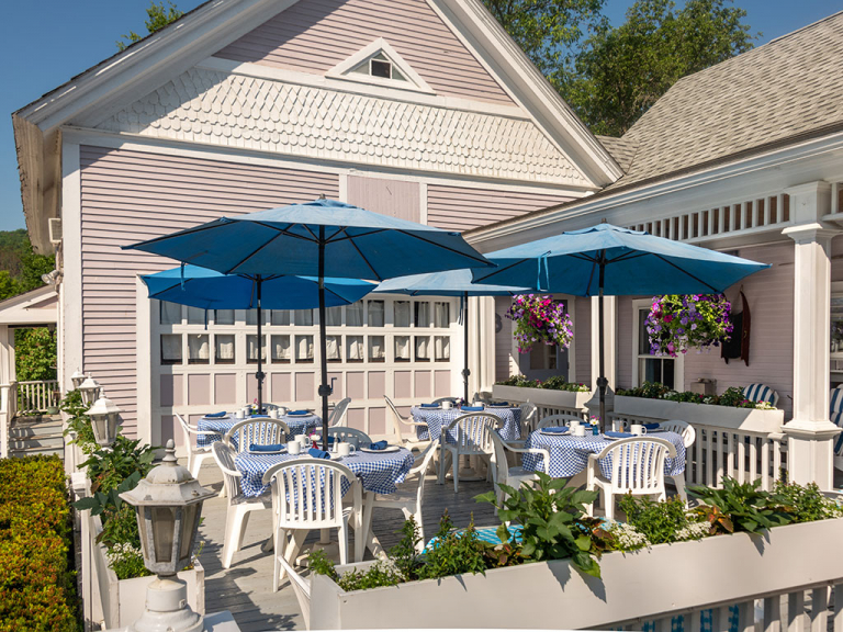 old stagecoach inn 2 Pink Pages 768x576