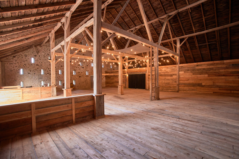 TheFieldstoneBarn Venue Inside 768x512
