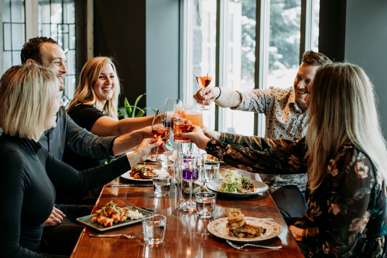 4 TheRavenRoom Dinner PhotoCredit Leah Martin 002 768x512